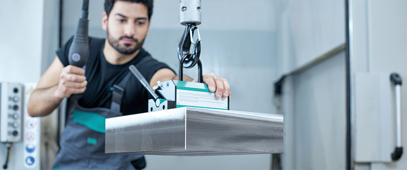 Plaques, barres et éléments standards pour la construction de machines et de gabarits.